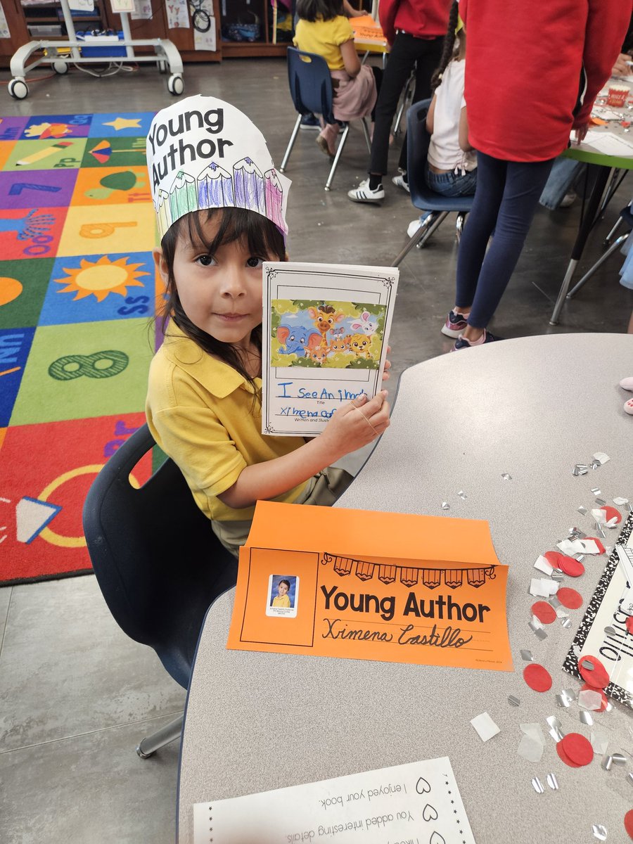 SGTCarrasco_ES's tweet photo. PreK Readers and Writers showcased in Ms. Cortez' classroom! #YoungAuthors #TeamSISD #ALLIN https://t.co/gCVj8NMiqg
