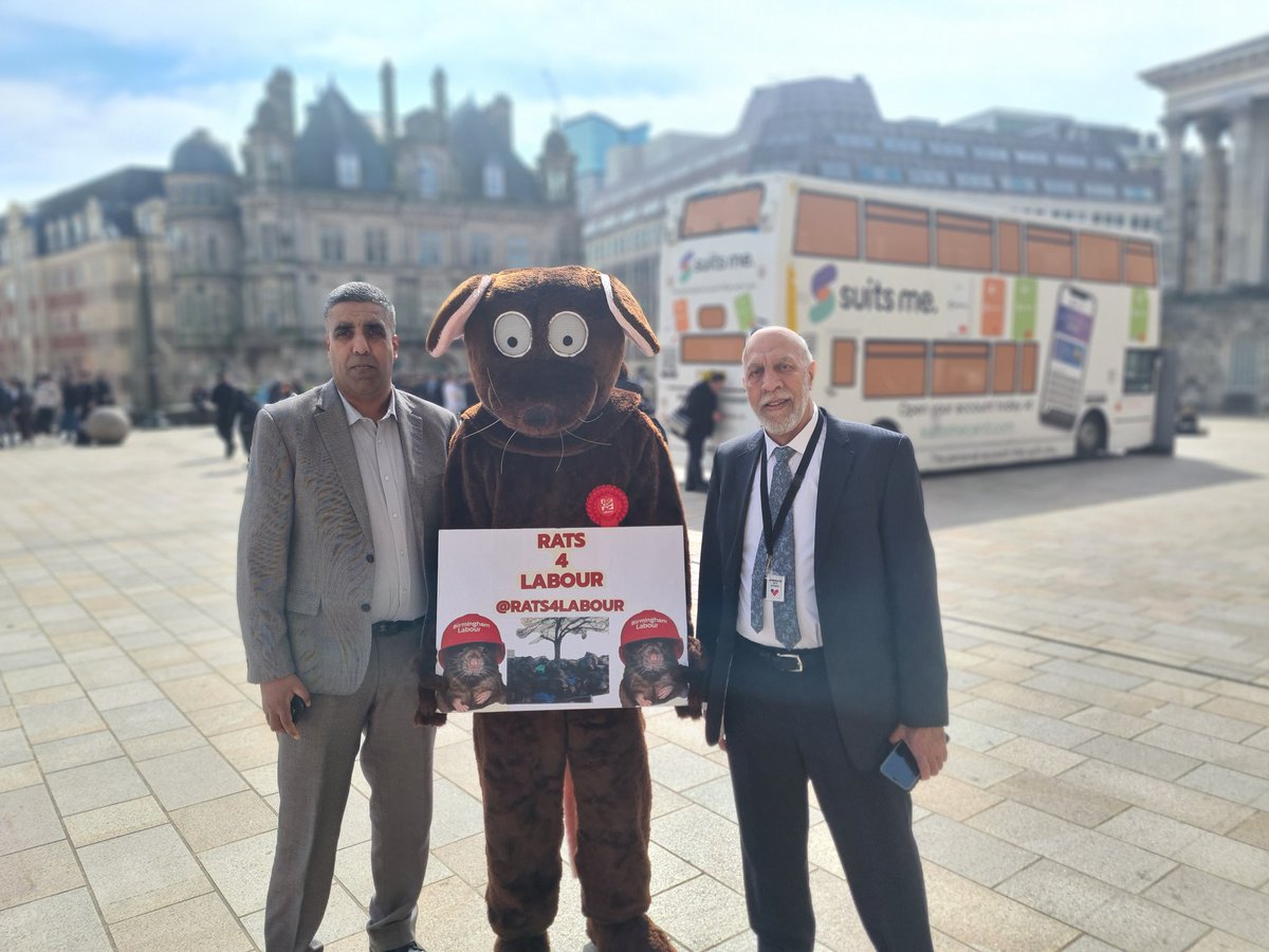 Cllr Baber Baz (@baber007) on Twitter photo In Birmingham, residents have reported seeing rats "the size of cats" due to a backlog of uncollected waste caused by ongoing Bin Strikes.Birmingham Labour has again failed the residents of our great city.
<a href="/Rats4Labour/">Rats4Labour</a> In Birmingham, residents have reported seeing rats "the size of cats" due to a backlog of uncollected waste caused by ongoing Bin Strikes.Birmingham Labour has again failed the residents of our great city.
<a href="/Rats4Labour/">Rats4Labour</a>