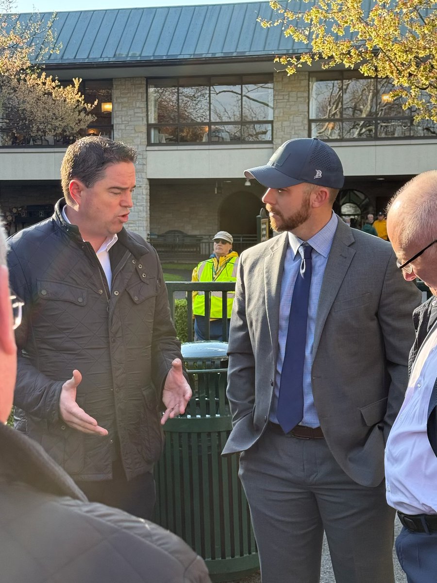 Great to have our Minister for Agriculture Food &amp; Marine ⁦<a href="/martinheydonfg/">Martin Heydon</a> in conversation with the Kentucky Agricultural Commissioner in ⁦<a href="/keeneland/">Keeneland</a>⁩ this morning discussing the importance of two way trade in the thoroughbred industry