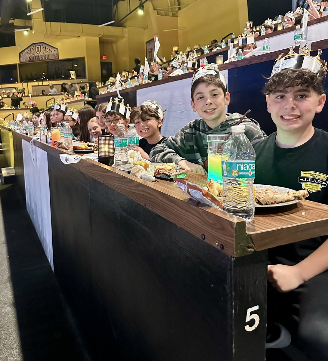 HHJuniorAviators tweet media