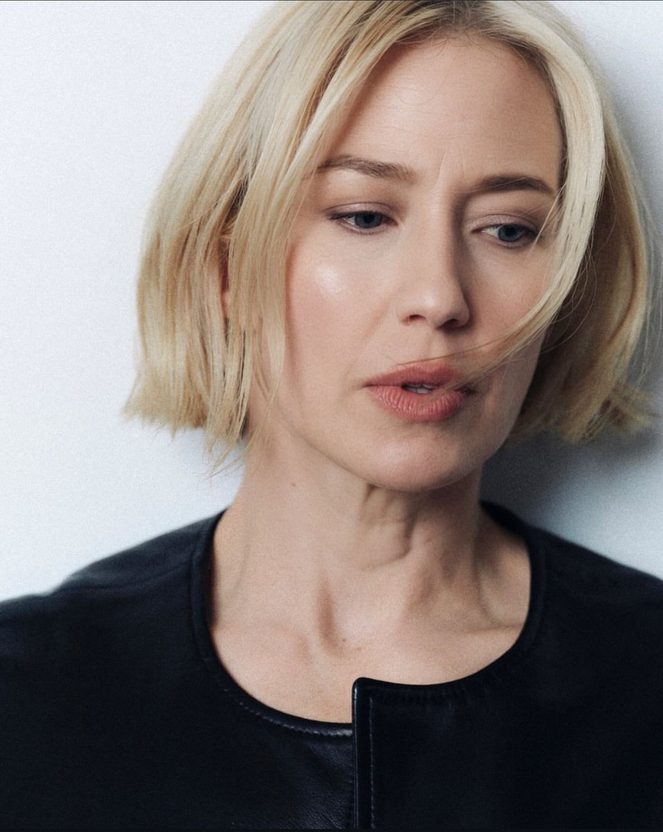 EvaScrivo's tweet image. @harpersbazaarus featuring @carriecoon  and her sexy bob cut ✨ Our signature Color Amplifying Cool Blonde Glaze keeps her locks bright and silky soft.

#evascrivosalons #coolblondglaze #bobhaircut #carriecoon #editorial #cutandcolor

 evascrivo.com