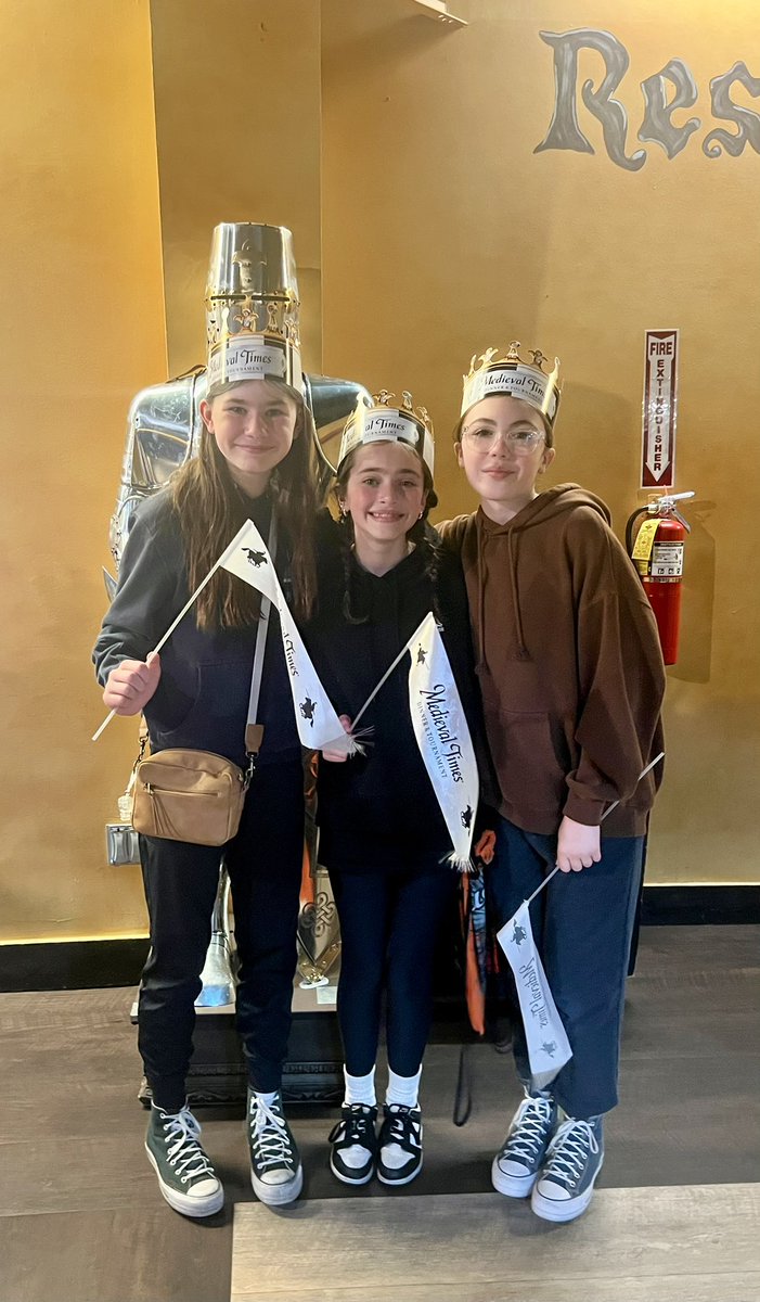 6th grade trip to MEDIEVAL TIMES! 🐎 🛡️ ⚔️ 🐎