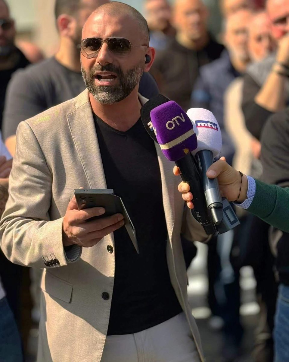 MYRNA7GEHA's tweet photo. فوز كاسح للائحة  #التيار_الوطني_الحر في انتخابات نقابة موظفي شركتيّ ألفا وتاتش0. 6👍🏻
مبروك Marc Aoun

@aounmarc_ma مستحق مستحق مستحق 
نقيب و نفتخر  فيك الله يوفقك 🧡🧡👍👍👍 https://t.co/EWZIWqjdn3