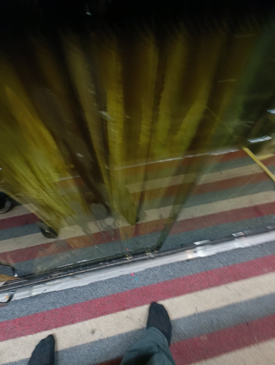 Rakesh_Capri's tweet photo. @redBus_in  Travelling from Chandigarh to Jaipur on Haridas Travels at 23.58 PM
My ordeals . 
First the response from the driver and helper was rude. Did not even bother. 
Second - completely unclean bus no hygiene at all. Rude and bad service https://t.co/g622MqpRXh