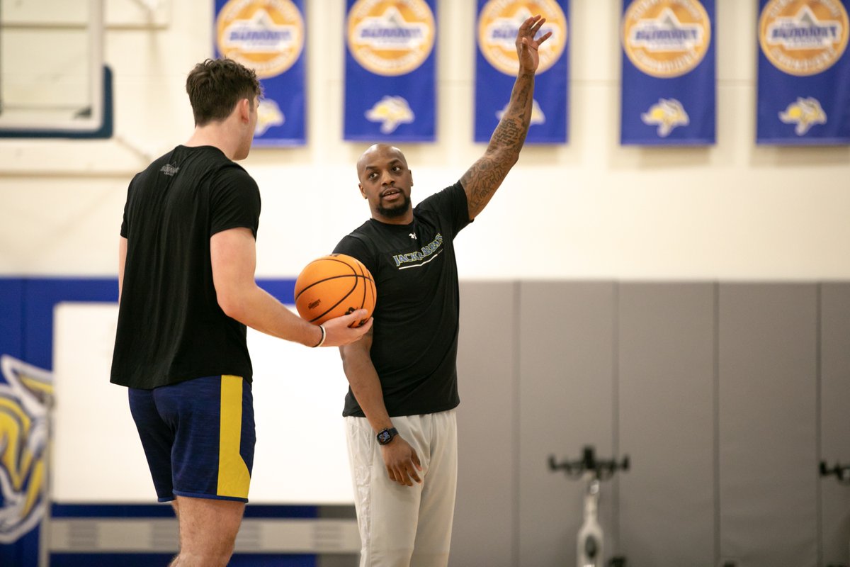 Back to work!

#GoJacks 🐰