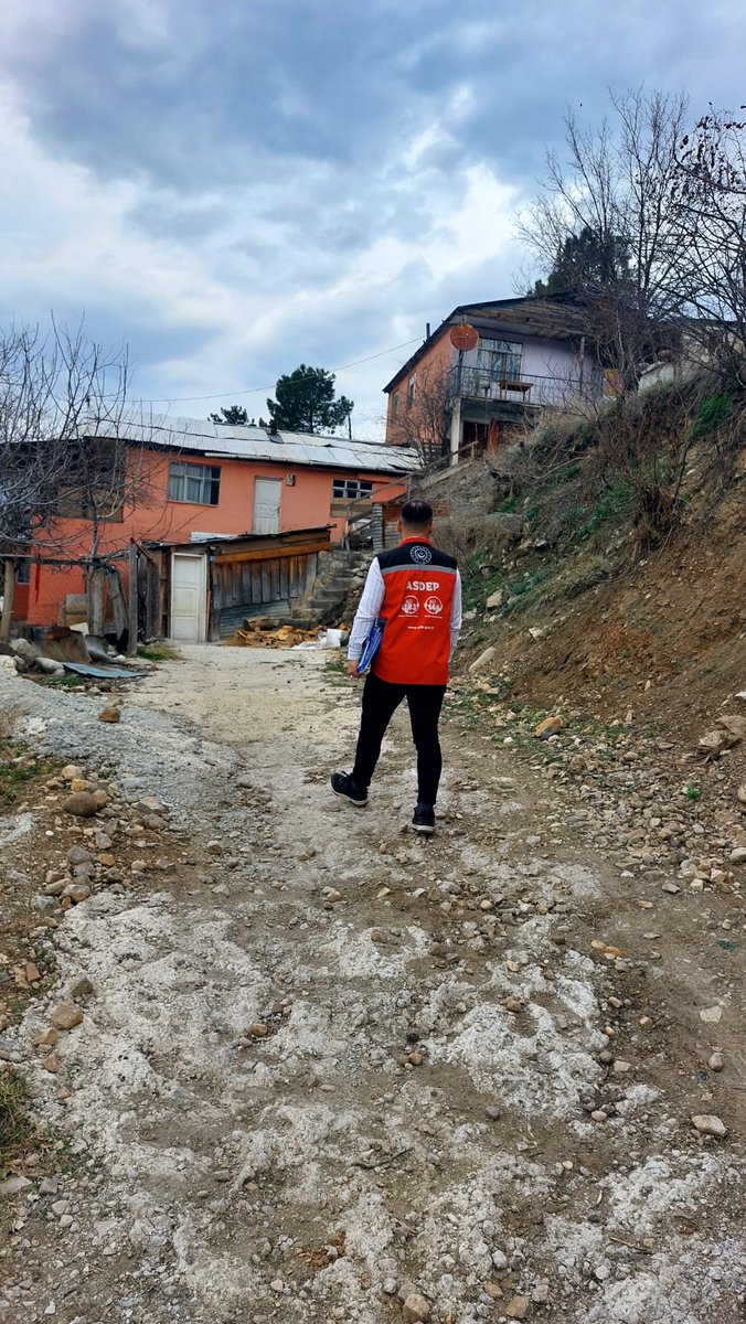 Aile ve Sosyal Hizmetler Bakanlığı, tüm çalışanlarını eşit koşullarda istihdam etmelidir. ASDEP personeli olarak hakkımızı talep ediyoruz! 
#4DAsdepMemurOlmalı
<a href="/MahinurOzdemir/">Mahinur Özdemir Göktaş</a> <a href="/ztarikdaroglu/">Zafer TARIKDAROĞLU</a> <a href="/hamzagokhan/">Hamza Gökhan ERYILMAZ</a> <a href="/tcailesosyal/">T.C. Aile ve Sosyal Hizmetler Bakanlığı</a>