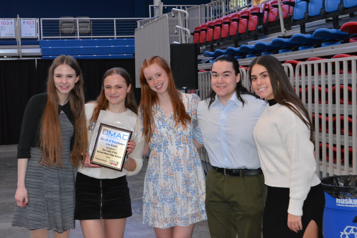 OLSH_HighSchool's tweet photo. ๐ฅ๐ Congrats to all the OLSH students who attended the DMAC Awards at RMU! Special shoutout to our winners: The WCHR Morning News Team, Marina DeNinno '24, and Emily Funka '25!
#OLSH #WCHR #DMACAwards #OLSHMedia #ChargerPride #WCHR https://t.co/DxsF8LKqSp