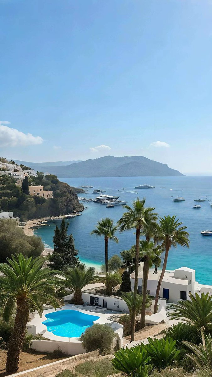 viewsoff's tweet photo. St. Tropez, France https://t.co/DuaRWkAMtJ