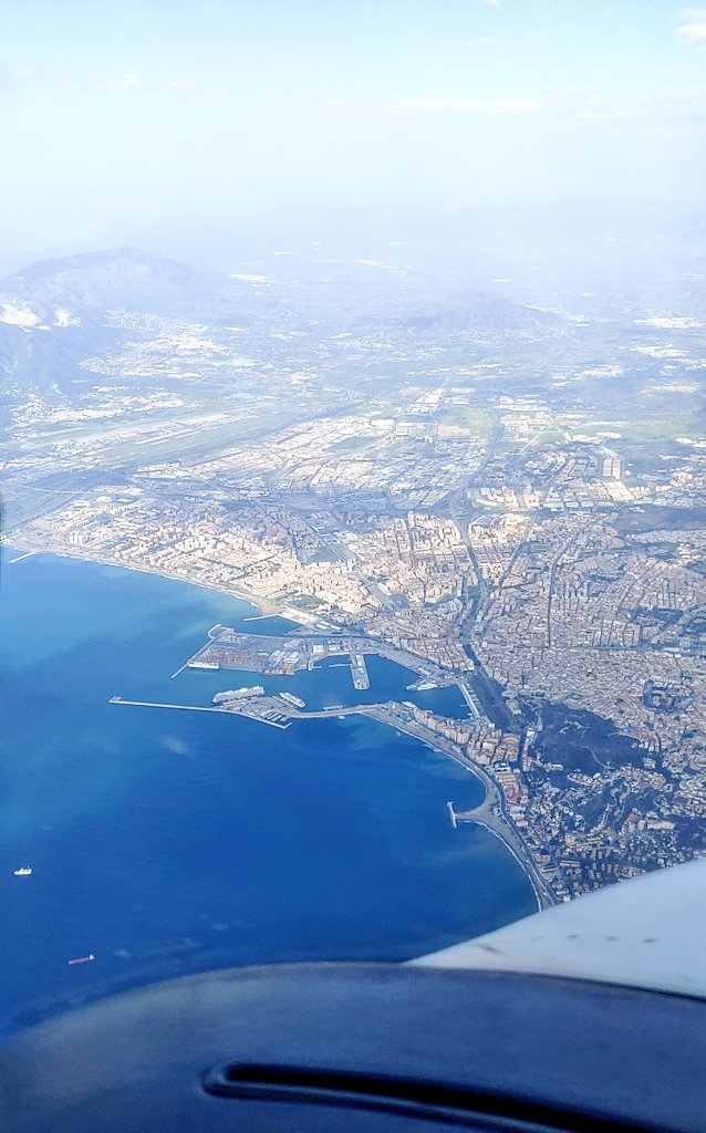 ivancp25's tweet photo. #Málaga 💚💜 #Andalucia 💚🤍 #CostaDelSol ☀️ Mucha calima hoy en la atmósfera sobre el Mar de Alborán y sobre la costa malagueña. Jornada pre #BorrascaOlivier. 10-04-25 #AGP #LEMG 🇪🇦 https://t.co/39yKEkb5V0