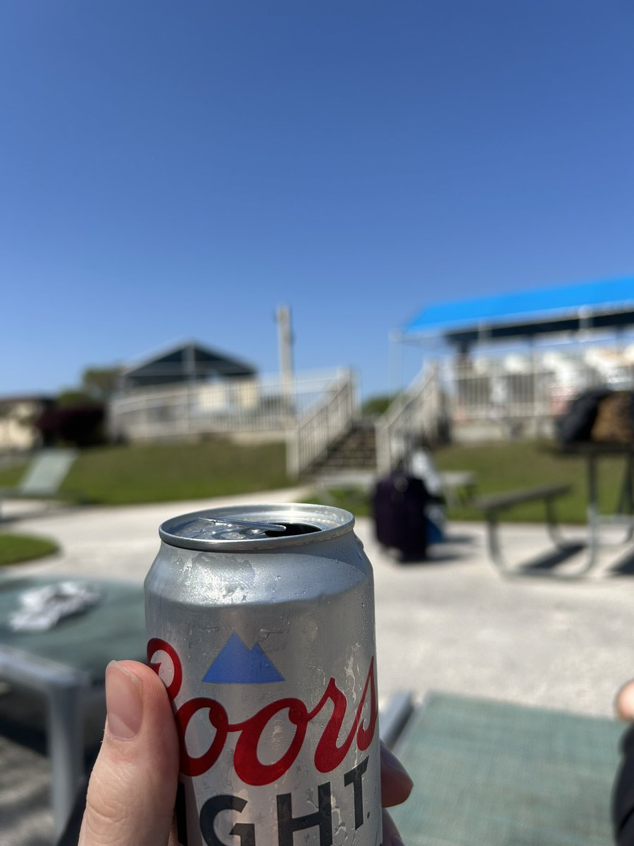 HankBurrr69's tweet image. Beer number 1 in progress, 19 to go. #expand #poolbeer