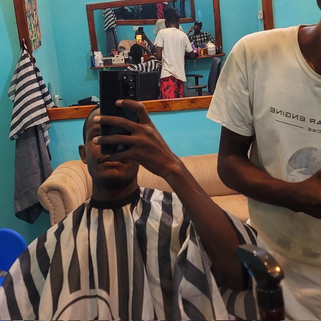 moanjoka's tweet photo. Wale wa zanzibar chimbo n kilimani hapa
#cleanhaircut
#Haircare https://t.co/1nNHBD4k8H