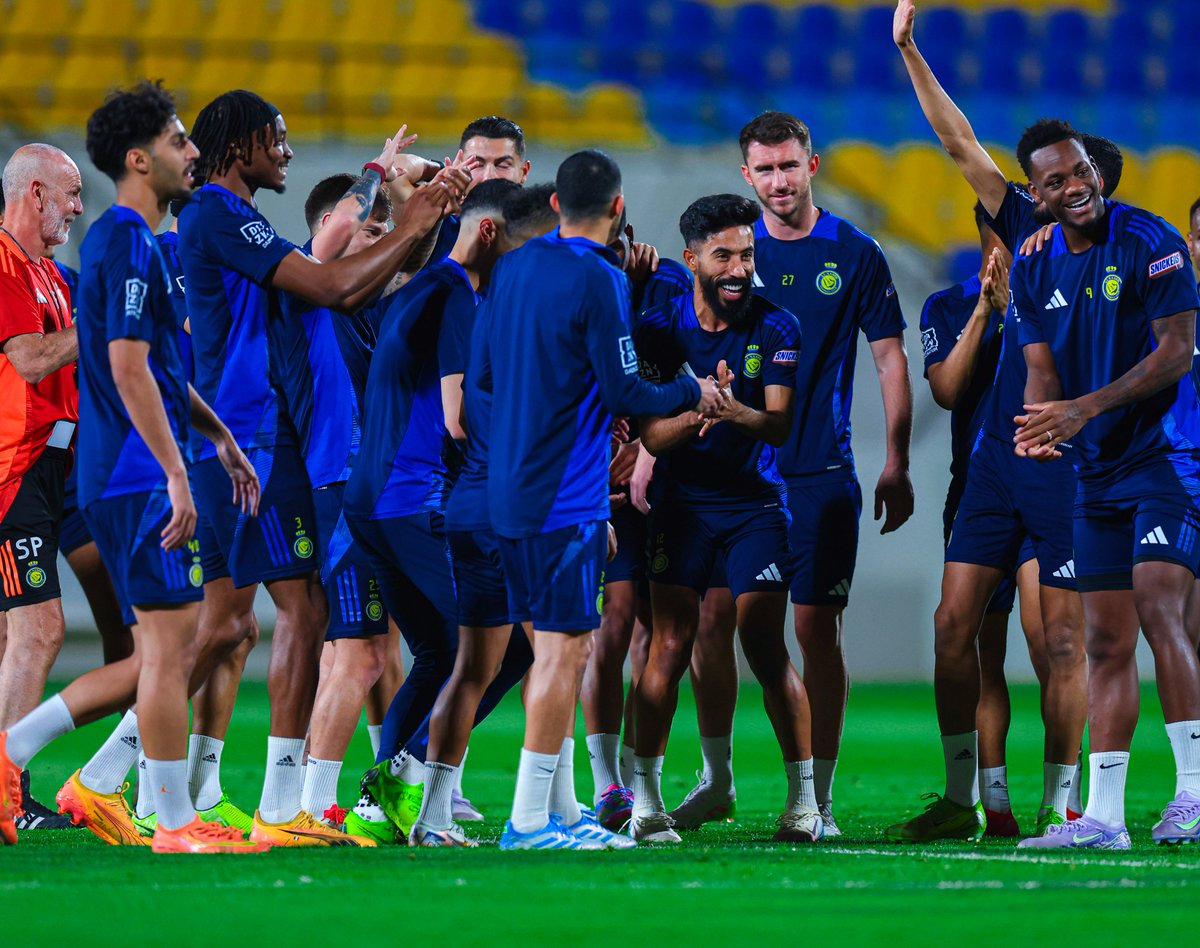 الاجـواء في النصر 😂💛