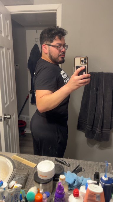 Watch callmebabyboi's leaked NSFW photo on TwXstars