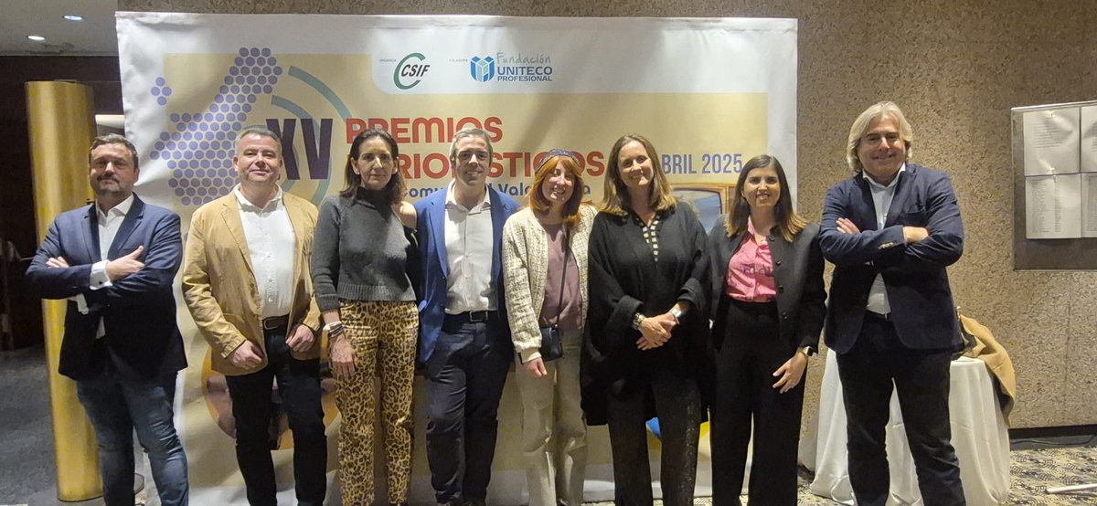 Una representación de <a href="/AMDComVal/">AMDComVal</a> ha estado hoy con <a href="/CSIFCV/">CSIF CV</a> en su XV Premios periodísticos de la Comunitat Valenciana