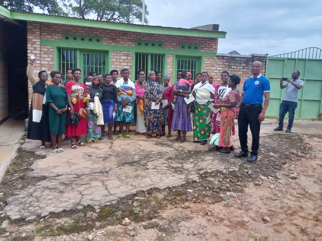 BETTERFAMILYFO1's tweet photo. Today #BFE kicks-off a six days single mothers training. The traning sessions will serve not only single mothers, their children and even the general communiy. Besides their children will be screened and supported accordingly to fight acute malnutrition. https://t.co/dD8hAoTh44