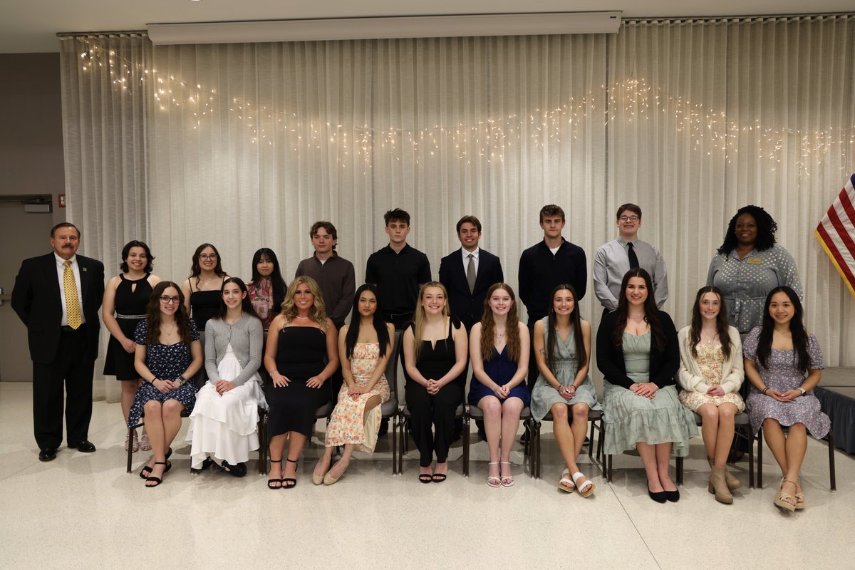 Central &amp; West Seniors Recognized at Top 25 Student Recognition Banquet
bit.ly/3G2ukHT
