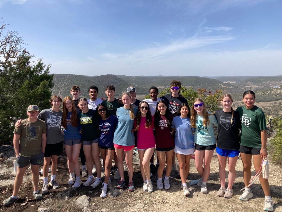 armsofhope's tweet photo. A group of freshmen and sophomores from Fort Bend Christian Academy did a wonderful job on their visit to the #ArmsofHope Medina Campus! The young men and women helped with meals, finished an outdoor basketball court and showed the love of Jesus. https://t.co/ltdYzyYx49 https://t.co/OmUvHiGWP6