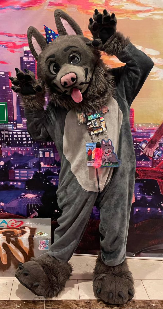Heading out to my first TFF! Here's how to find this Corgi Bear! 🐶🐻 Can't wait to explore a new con,  reconnect with distant friends I've missed 🥹 and make some new ones... as always! 🥰  #TFF2025