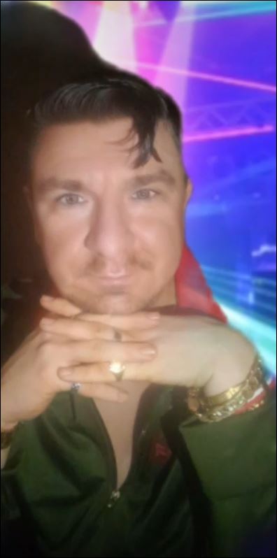 francesilo's tweet photo. Douce nuit !
🌹⭐️🔆

🙂

🙂

🙂

#acteur #photo #selfie #hello #france #love #avril2025 #avril #life #follow #homme #jeudi #pourtoi #cejourla #célibataire #bisou #embrasser #baiser #love #frenchkiss #lovestory  #loveyourself #hommefemme #soleil #beauty #10avril #dunkerque https://t.co/Rz70cz6kav