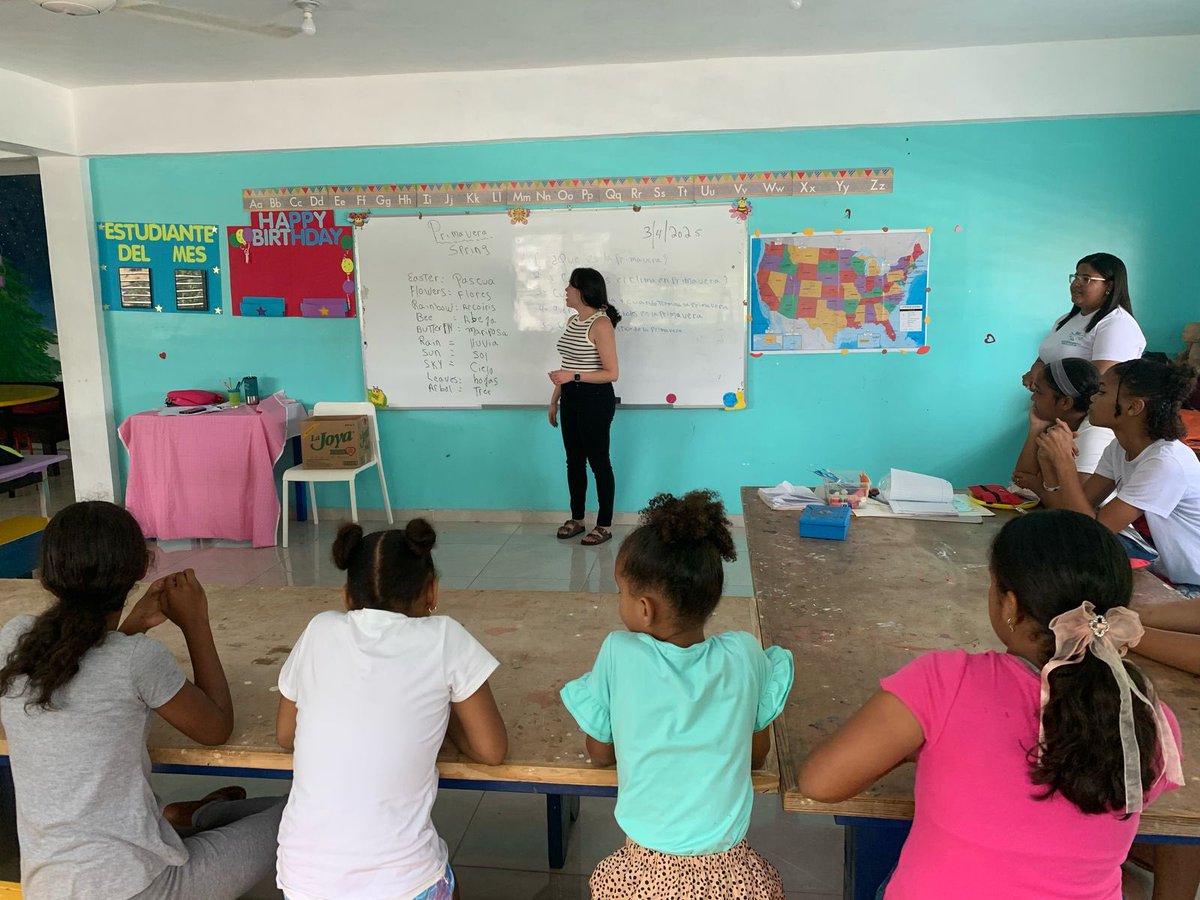 DoveMissionsOrg's tweet photo. Caroline came back! 🤩 Thanks to our return visitor who spent a few days with our Dove kids 🤗

If you haven’t been to Dove &amp; are curious 🙂 see what volunteer opps exist: https://t.co/WdAN9rWj78

#DoveLove #sharingiscaring #education #LifeStyleHolidaysVacationClub https://t.co/wOZo10wk9L