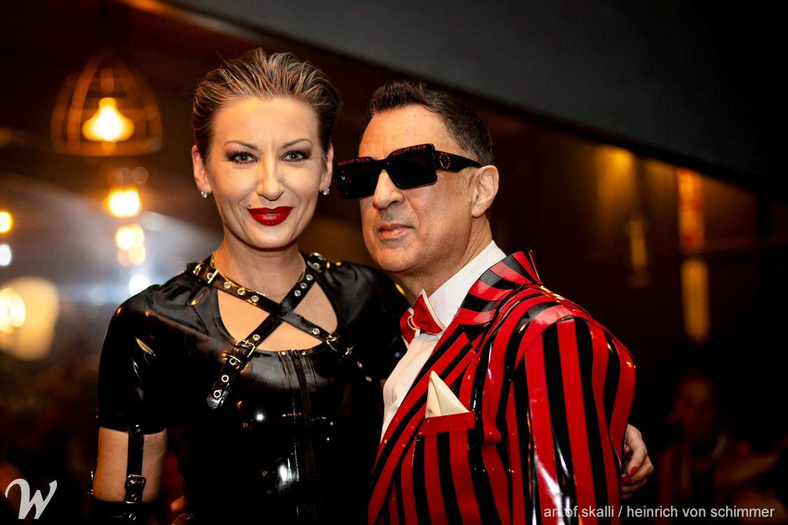 Me and Mr...Mr Bond ....on Wasteland we had a thing going on......
<a href="/wastelandparty/">Wasteland</a> <a href="/AliceMissWoW1/">AliceMissWoW</a> <a href="/klapjes/">Klapjes</a> <a href="/Oostwalum/">Oostwalum</a> @latex