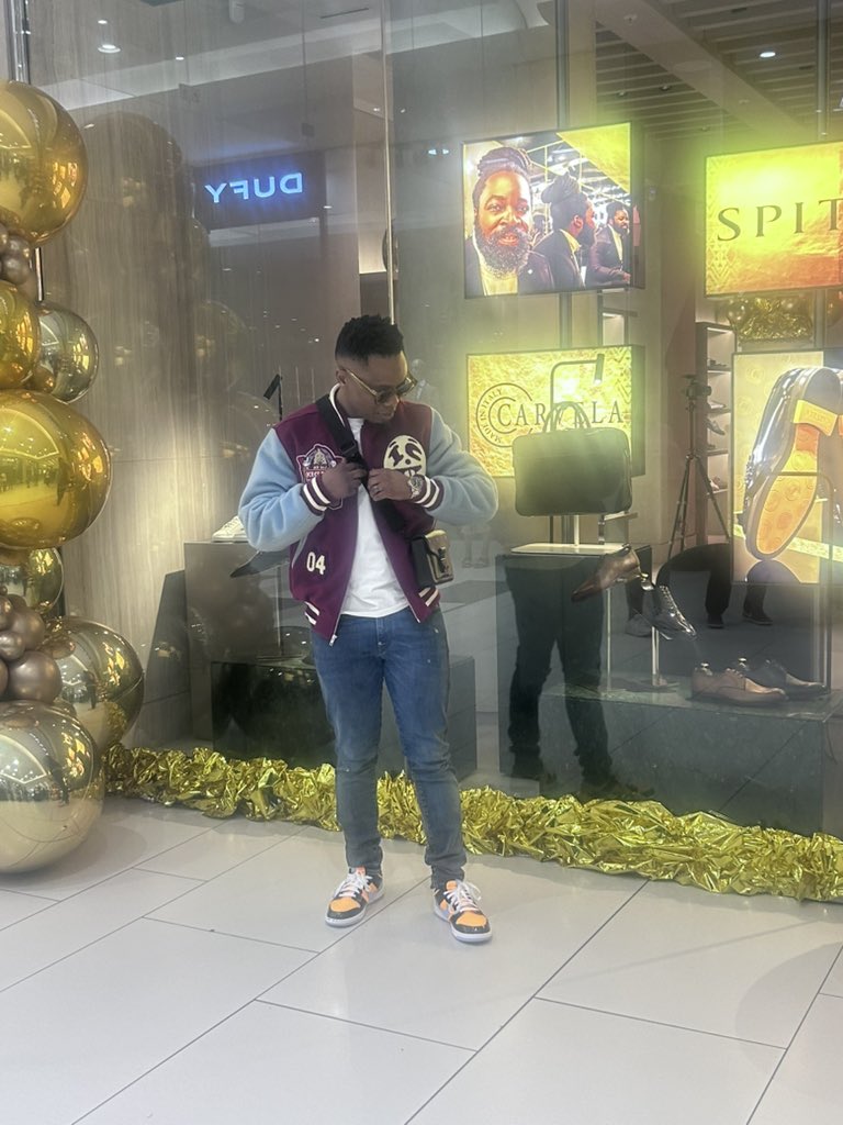 opulenceradio's tweet photo. DJ Tira spotted at Big Zulu’s listening party 

#calaLeMpumelelo #UthandoNesithembu
#samke #mthunzi #centurion
#BigZulu https://t.co/1vwMADny6o