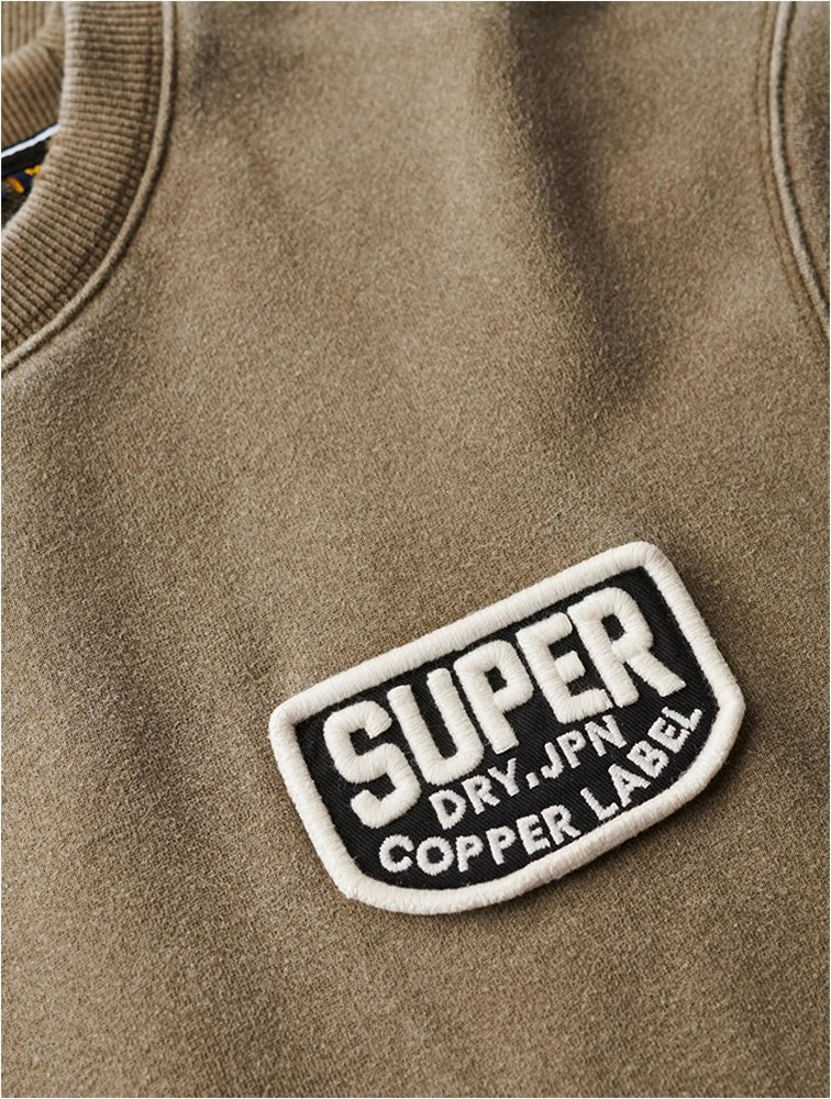 Stay stylish with Superdry's Olive Night Mechanic Loose Fit Crew Sweatshirt!
Features a crew neck, long sleeves, ribbed &amp; distressed cuffs/hem, and embroidered details on the chest.
Perfect for a relaxed look with a touch of rugged charm. #Superdry #OliveNight #Shophaven021