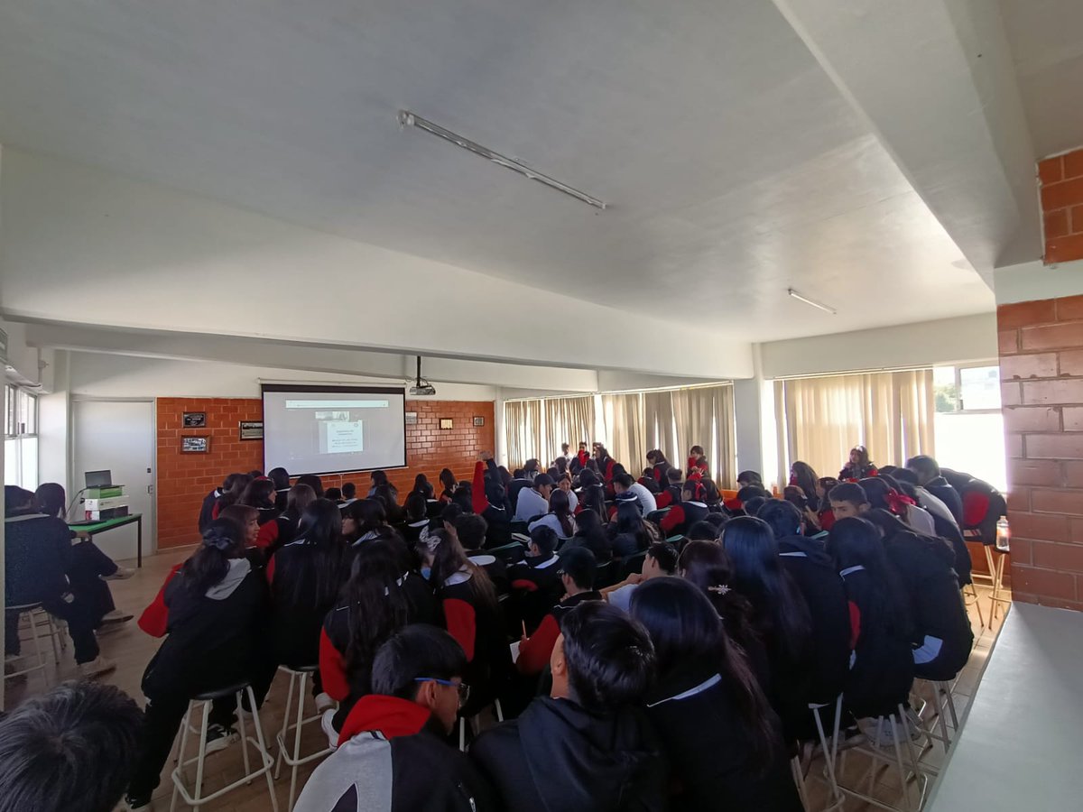 escuela_273's tweet photo. Dentro del marco de la protección de derechos de niños, niñas y adolescentes, la prevención de riesgos psicosociales y prevención de violencia escolar, la Fiscalía General de Justicia impartió la conferencia digital “Prevención de la violencia contra las mujeres: feminicidio” https://t.co/1KzQ3OUHRR