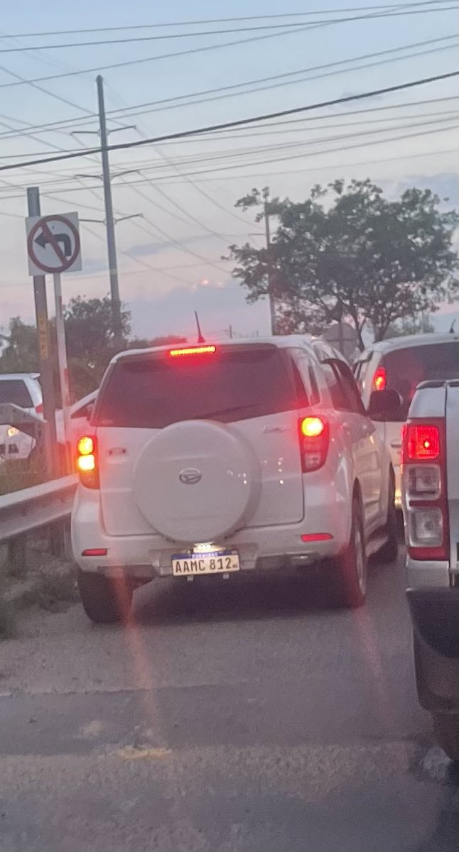 deemasterjay's tweet photo. ParaWHY! Tienes que sentirlo, contramano, giro indebido, por eso estamos como estamos,  “ciudadanos” ilustres @AsuncionMuni  Che kuerai la Itavya. https://t.co/iv0ApUgGeD