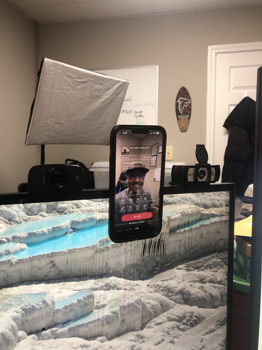 JaysonFlint's tweet photo. The $10 Setup That Changed Everything

Most people think you need hundreds—sometimes thousands—of dollars in gear to go live and make an impact.

📍Live Domination shows you how to go live with what you’ve already got.
Link in bio. #golivewithwhatyouhave #contentovergear https://t.co/hquSSv9HdZ