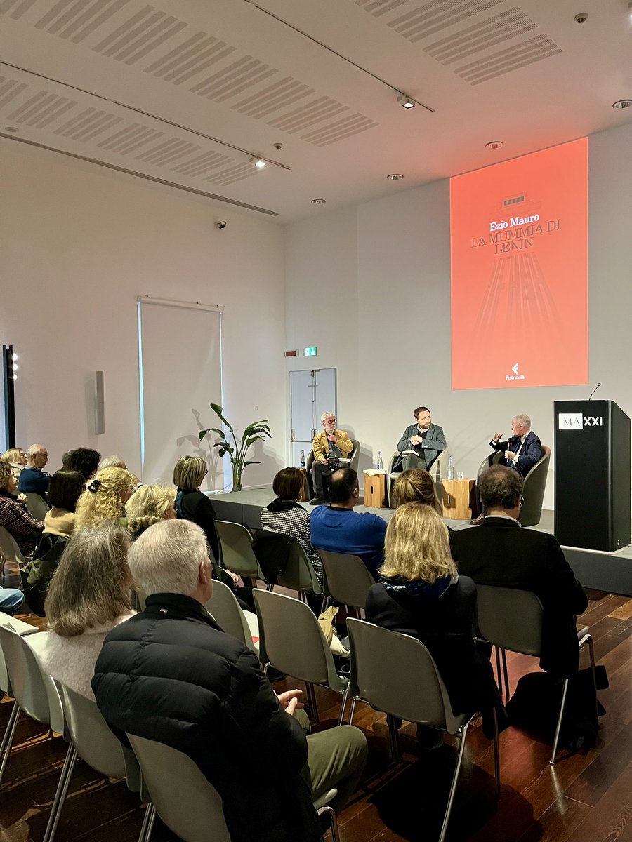 Stefano Gobbi (@stedn3) on Twitter photo PerchƩ le ombre del mausoleo di Lenin e dei segreti che ancora custodisce si prolungano anche sul nostro tempo presente?
A partire dal suo nuovo libro āLa mummia di Leninā, stasera al MAXXI <a href="/eziomauro/">Ezio Mauro</a> ne ha parlato con il giornalista Stefano Cappellini e lo storico Silvio Pons. PerchĆ© le ombre del mausoleo di Lenin e dei segreti che ancora custodisce si prolungano anche sul nostro tempo presente?
A partire dal suo nuovo libro āLa mummia di Leninā, stasera al MAXXI <a href="/eziomauro/">Ezio Mauro</a> ne ha parlato con il giornalista Stefano Cappellini e lo storico Silvio Pons.