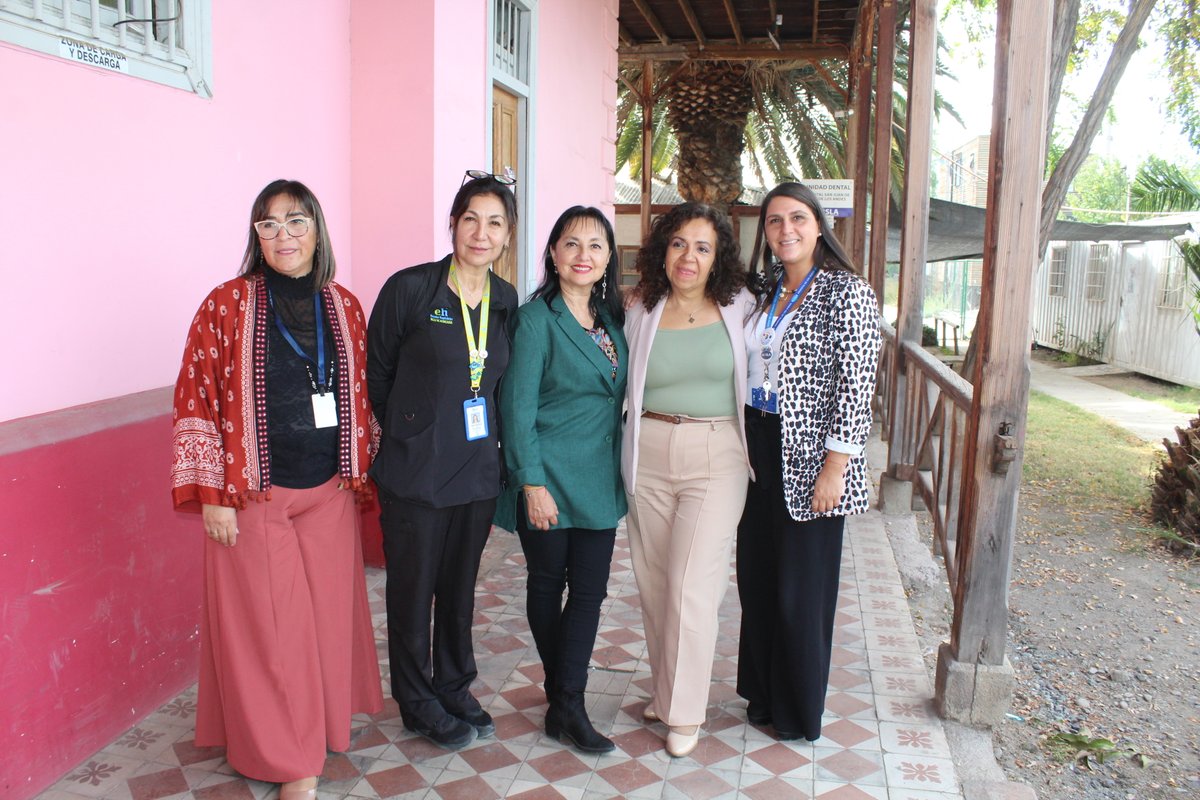 La diputada por el Distrito 6, Carolina Marzán @caromarzan, visitó la Escuela Hospitalaria del HOSLA. En el encuentro pudo conocer la labor que la Escuela Hospitalaria realiza con niñas y niños que no pueden continuar con sus aprendizajes habituales, a causa de una enfermedad.