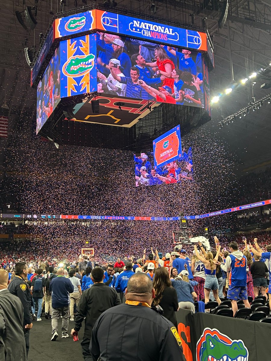 govisionxp's tweet photo. That’s a wrap on the 2025 NCAA Men’s Final Four! 🏀

GoVision’s 17th Final Four featured 26 screens, 1,000+ LED panels, and a 42,000 lb 8-sided center-hung display—the centerpiece of the Alamodome.

Bonus: a drop-down screen that became the champions' stage backdrop. 👑 #GoVision https://t.co/k3Q2MMncvr