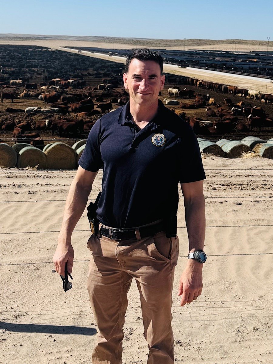 FBIOmaha's tweet photo. #FBIOmaha works closely with the agricultural sector in Nebraska and Iowa to protect America’s food supply from cyber, terrorism, and nation state threats. SAC Kowel recently met with Blackshirt Feeders, soon to be one of the largest feedlots in the U.S.  #partnerships https://t.co/1SFxw4L7Pe