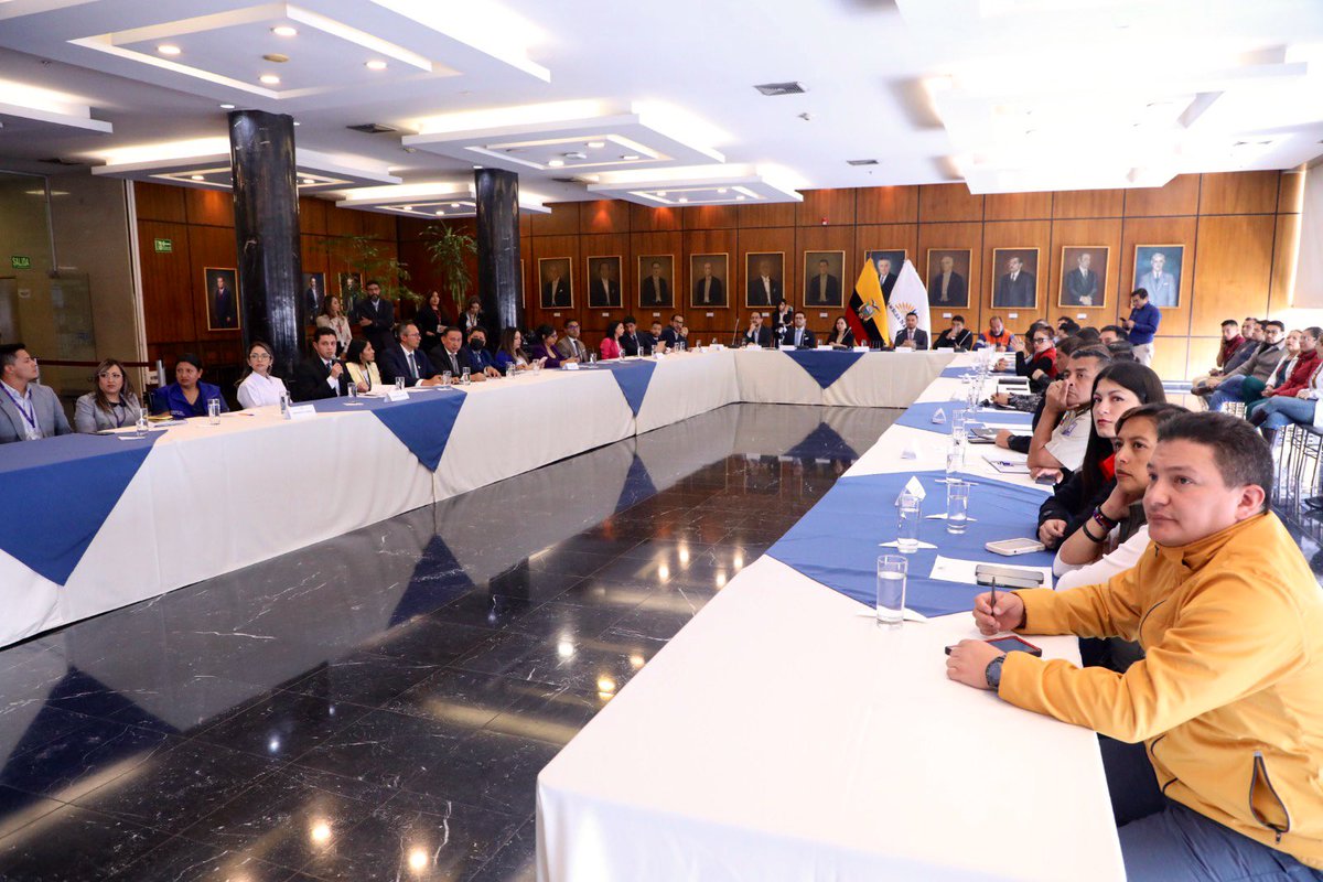 DEFENSORIAEC's tweet photo. La #DefensoríaDelPueblo forma parte del Comité Interinstitucional de Gestión Integral de Riesgos- CIGIR. Una delegación de la DPE participó en la primera reunión ampliada para la coordinación del #MegaSimulacro Interinstitucional 2025. https://t.co/7jldvZCkBC