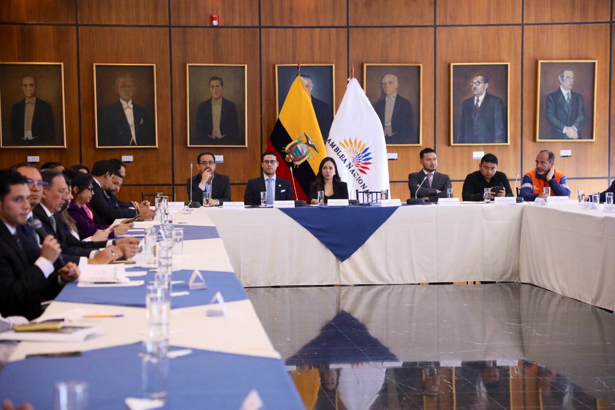 DEFENSORIAEC's tweet photo. La #DefensoríaDelPueblo forma parte del Comité Interinstitucional de Gestión Integral de Riesgos- CIGIR. Una delegación de la DPE participó en la primera reunión ampliada para la coordinación del #MegaSimulacro Interinstitucional 2025. https://t.co/7jldvZCkBC