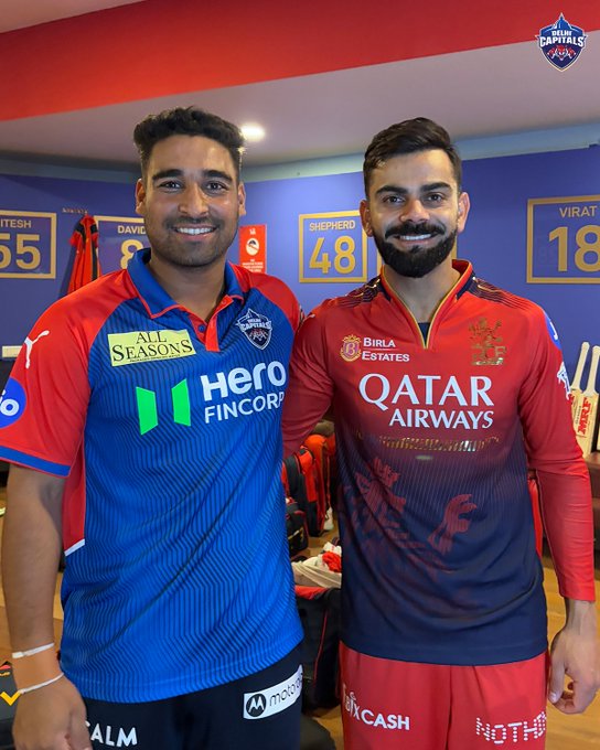 Dilli’s two VIPs 💙❤️ 📹 Credits: Twitter/DelhiCapitals