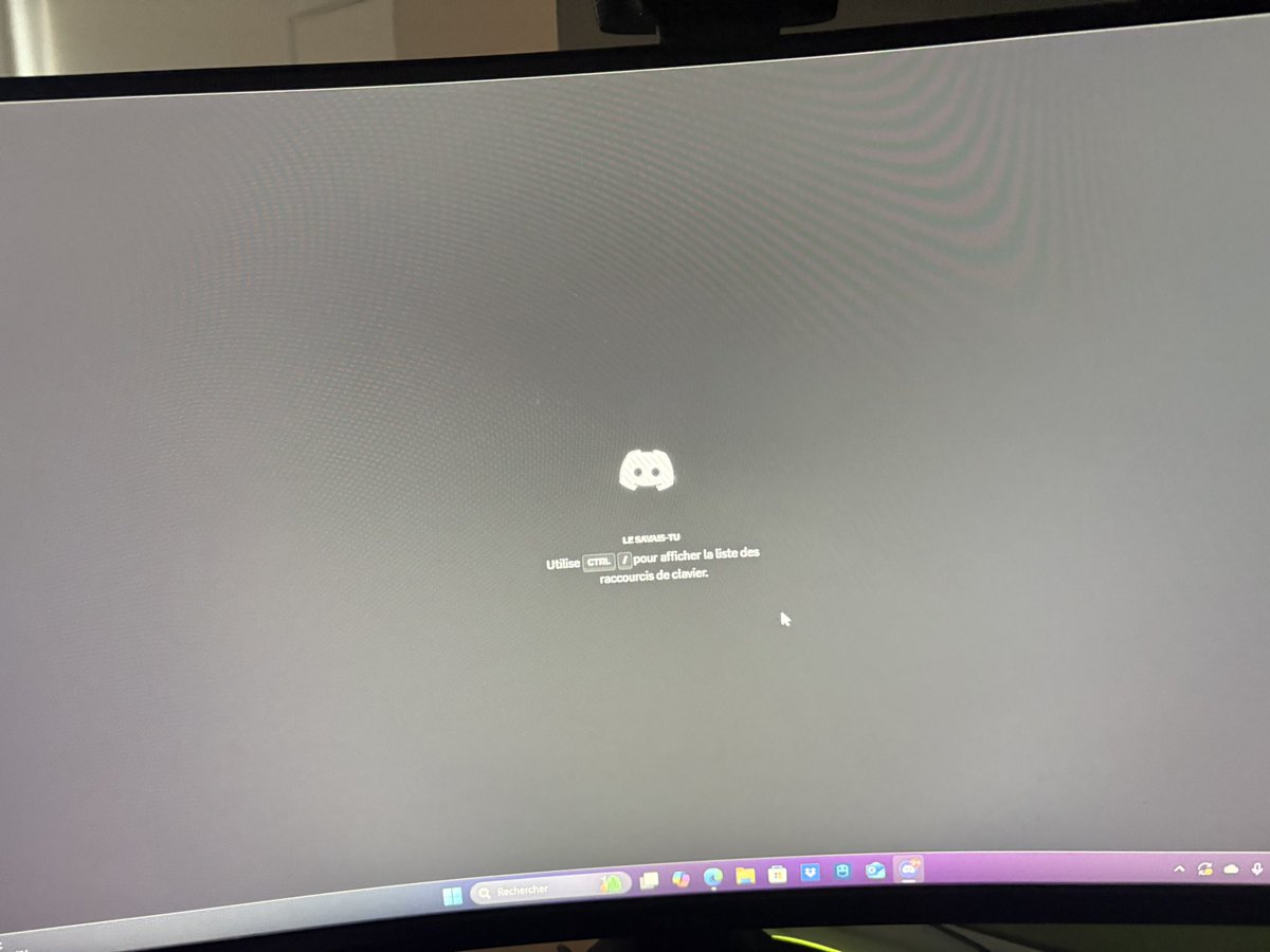 Ireezyof's tweet photo. Me trying to go one discord 😬 https://t.co/mh00sm8hbu