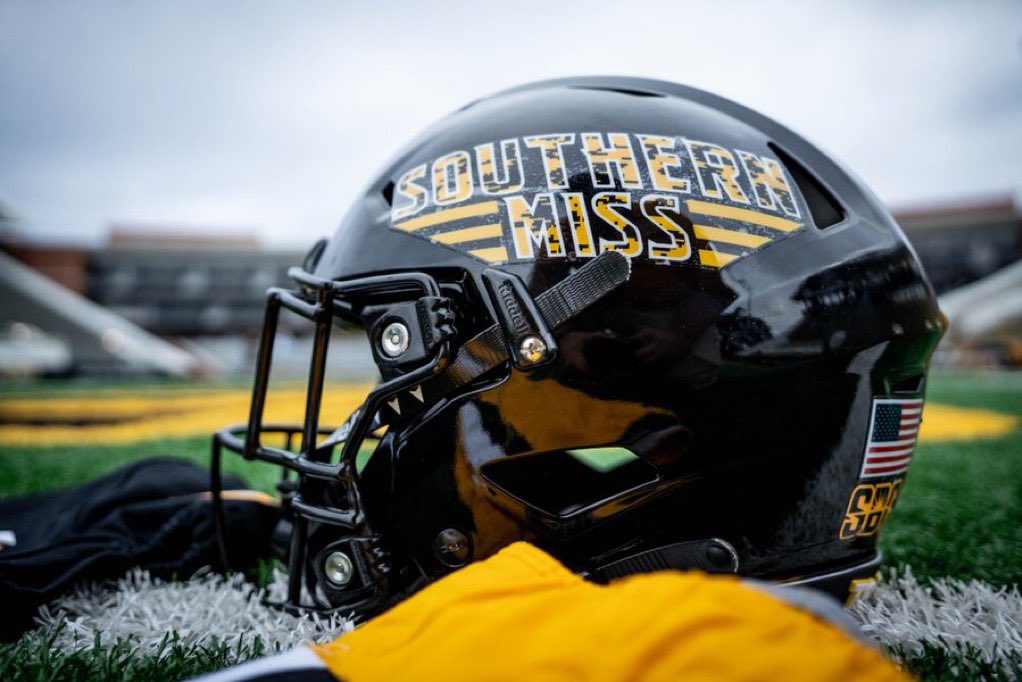 Ashton Drakeford (@adrake_22) on Twitter photo Blessed to receive and offer from <a href="/SouthernMissFB/">Southern Miss Football</a>. Thank you <a href="/Coach_B_DEAD/">Brandon Deaderick</a> <a href="/CoachHaddix11/">Justin Haddix</a> <a href="/BCRebelFootball/">Boyle County Rebels Football</a> Blessed to receive and offer from <a href="/SouthernMissFB/">Southern Miss Football</a>. Thank you <a href="/Coach_B_DEAD/">Brandon Deaderick</a> <a href="/CoachHaddix11/">Justin Haddix</a> <a href="/BCRebelFootball/">Boyle County Rebels Football</a>