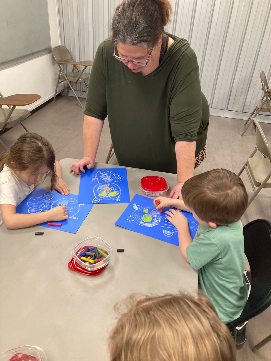 leecountyecc's tweet photo. We always make beautiful creations with Kim Fandel in Start with the Arts!
#WOYC
#weekoftheyoungchild 
#ArtsyThursday https://t.co/02a6JcsNlY
