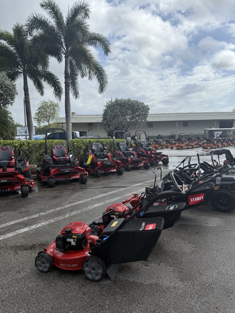 GreenThumbMower's tweet photo. The excitement is in the air! 🎉 Our amazing vendors are busy staging their equipment and can't wait to meet all of you! 💖✨ https://t.co/11buWNdEbV