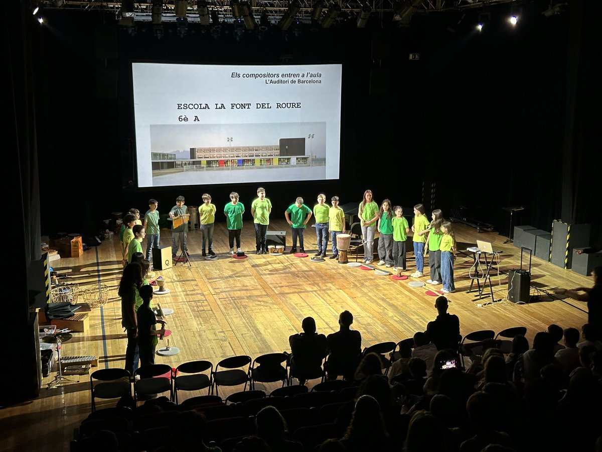 envinem's tweet photo. Avui els alumnes de 6è de l’Escola Font del Roure han estrenat les seves obres a @auditoribcn dins el projecte Els compositors entren a l’aula. Gràcies a @ICEUAB, José Río-Pareja, Assumpta Valls i @ajmasquefa pel suport! #InnovacióEducativa #MúsicaContemporània https://t.co/NbMB9XLqrd