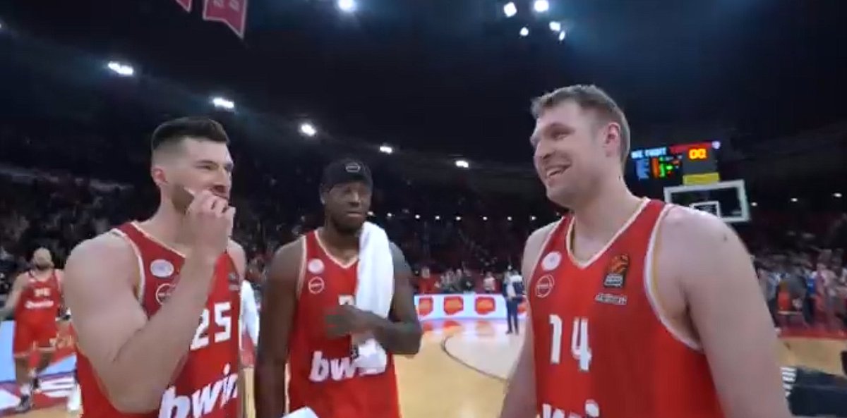 MouzakitisFuns's tweet photo. Ο ΘΡΥΛΟΣ ΠΡΩΤΟΣ ΚΑΙ ΚΑΛΥΤΕΡΟΣ
 ΣΤΗΝ REGULAR SEASON
ΦΕΡΤΕ ΜΑΣ ΤΟ ΕΥΡΩΠΑΙΚΟ !!!
#OlympiacosBC #OLYMAC https://t.co/K9OUzVGDJm