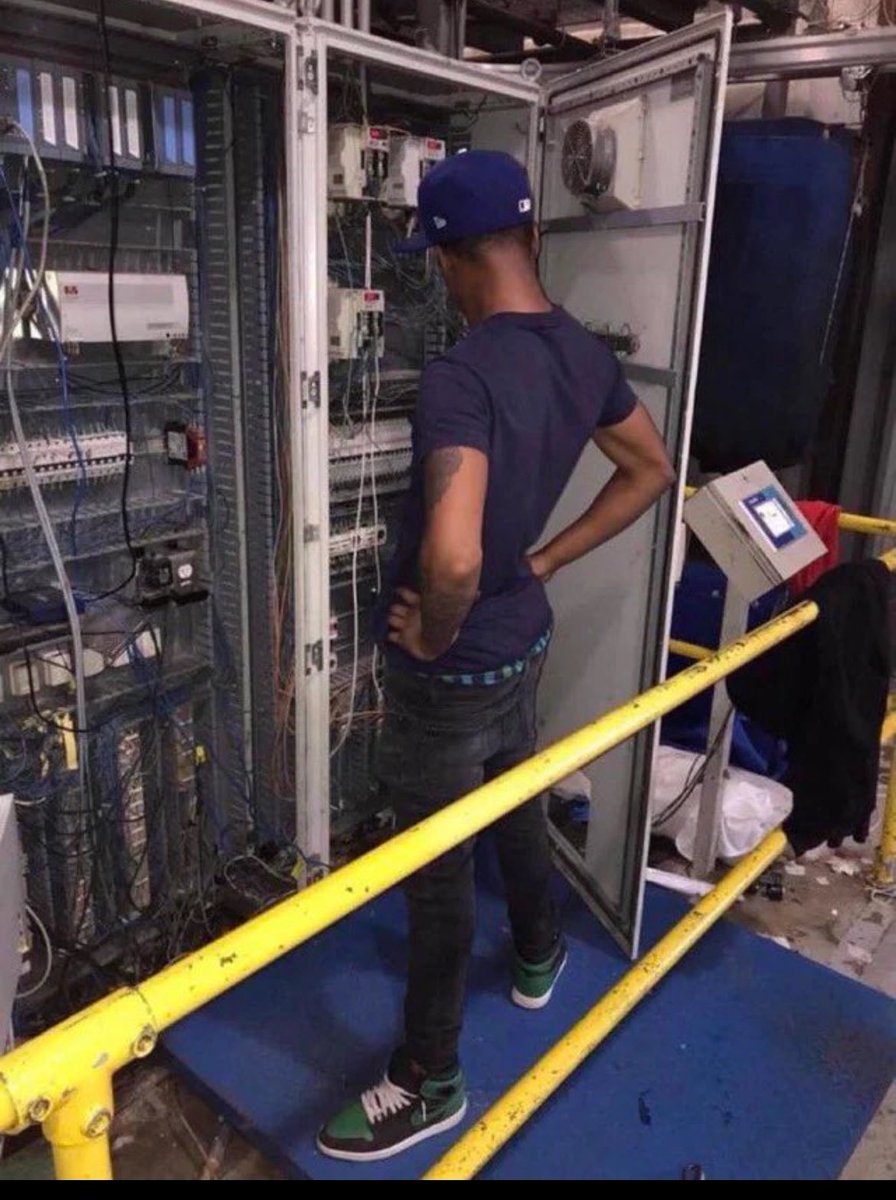 Kashm0neyjayee's tweet photo. DONT WORRY YALL IM FINNA FIX IT #Discord https://t.co/Korya7aLBG