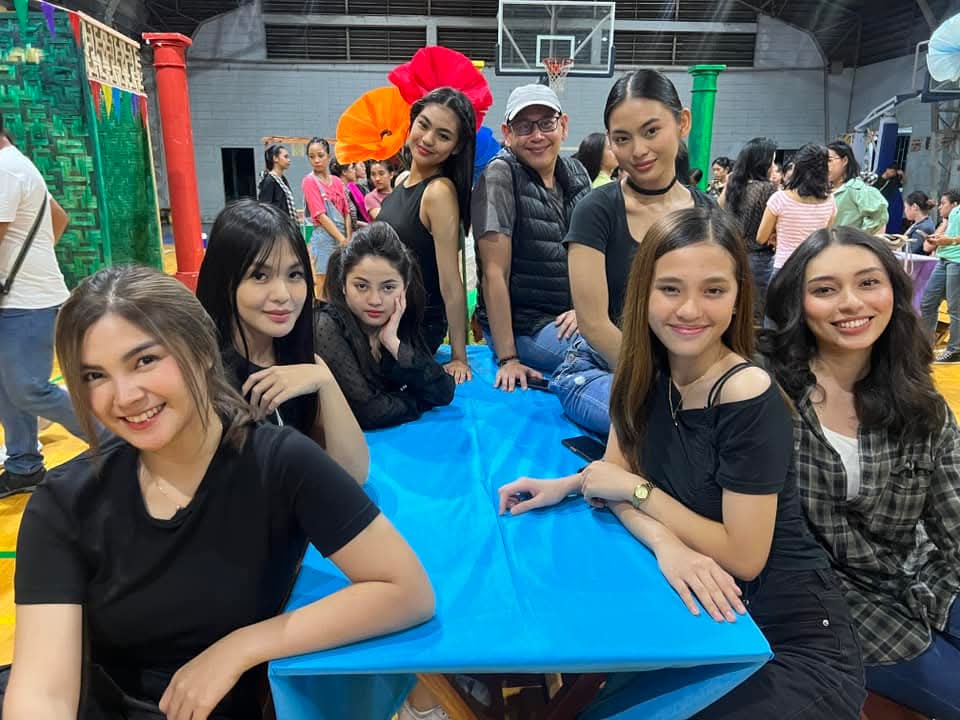 LoveLinesOFC's tweet photo. Happy anniversary Sunny PH
THE CHOICE
#SectionETheChoice
#AngMutyaNgSectionE
#TeamCanvas1
#LoveYaucoAsJulie https://t.co/8BbOhDepZU