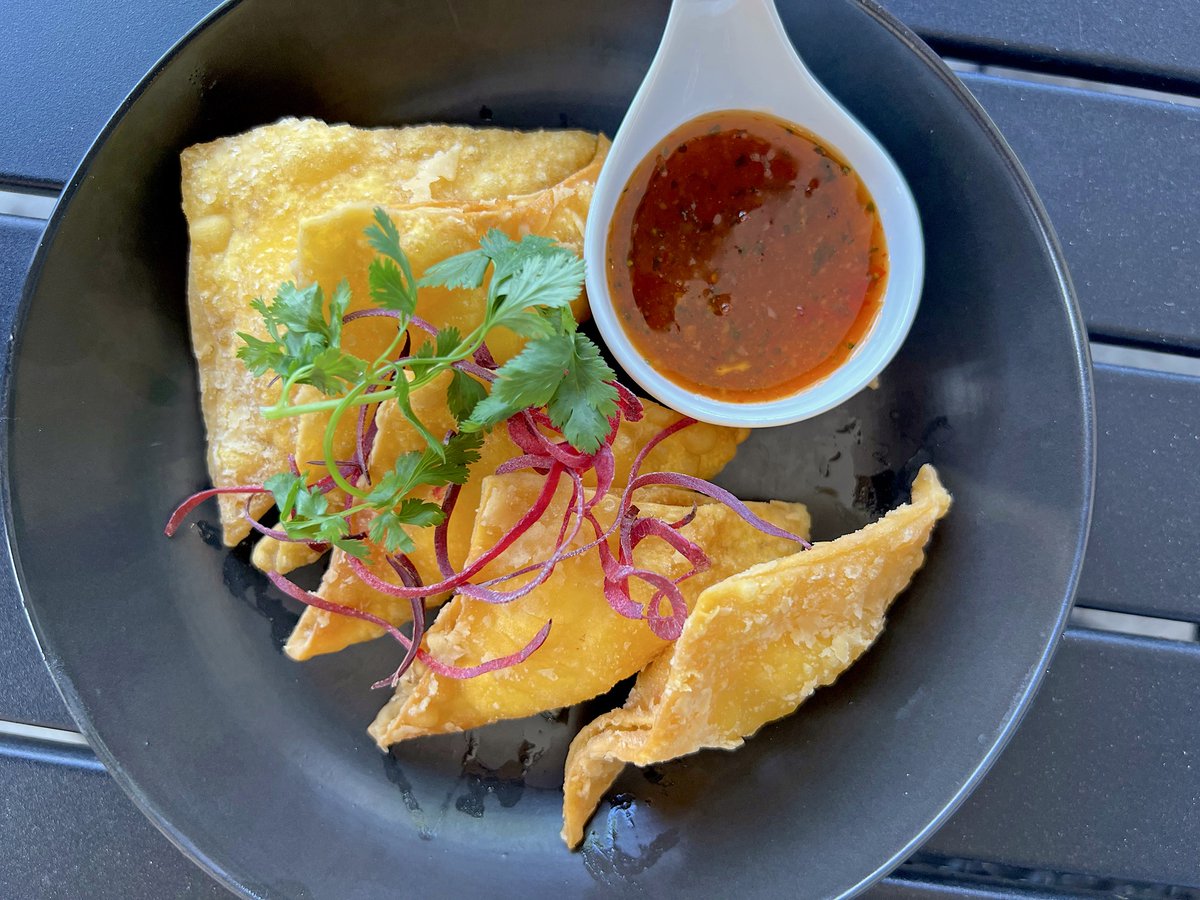 waiterfw's tweet image. Saisaki Fort Wayne is offering up fresh sushi in #DTFW seven days a week! It's so so delicious! Menu: bit.ly/SaisakiWOW 

With unique appetizers, soups, bento boxes, teriyaki, and much more, there is something for everyone!