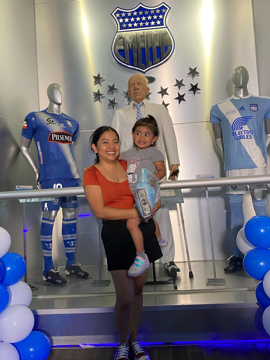MuseoEmelec's tweet photo. 💙 ¿Aburrido en estas vacaciones? Dale un voltaje a tus días y ven al museo de Emelec. Historia, pasión y fotos inolvidables te esperan.
📍 Puerto Santa Ana, Guayaquil, Edificio El Astillero
⏰ Miércoles a domingo, de 10:00 a 18:00
#MuseoCSE #PasiónEléctrica #PlanDeVacaciones https://t.co/lyusDuykXY