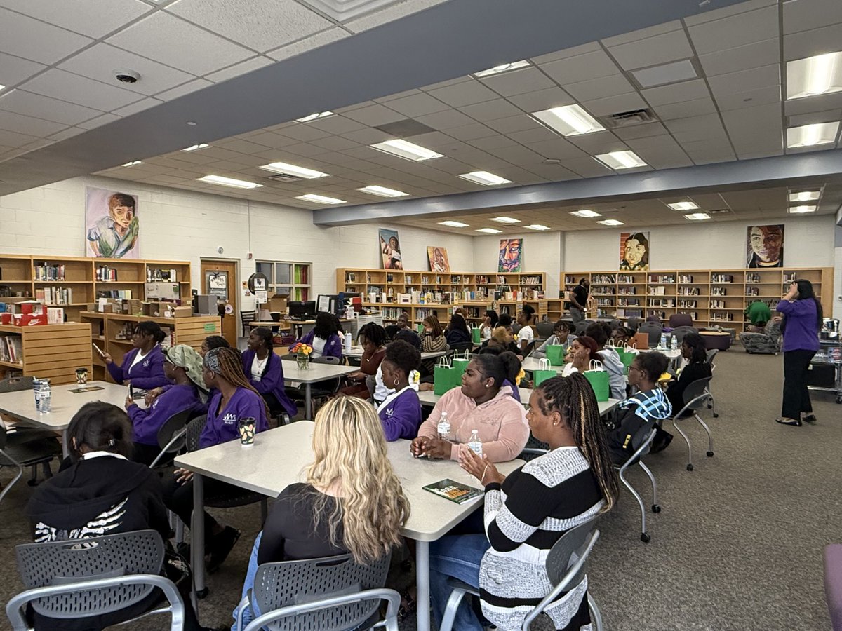 Thank you ⁦<a href="/rvhs/">Ridge View High School: A Med Pro Magnet</a>⁩ for welcoming CA Johnson and me to the inaugural mentoring summit. It was a fabulous event! ⁦<a href="/CurtisBates06/">Curtis M. Bates</a>⁩ ⁦<a href="/DrBrendaMack/">DrMack</a>⁩ ⁦<a href="/RichlandTwo/">Richland School District Two</a>⁩ ⁦<a href="/RichlandOne/">Richland One Schools</a>⁩