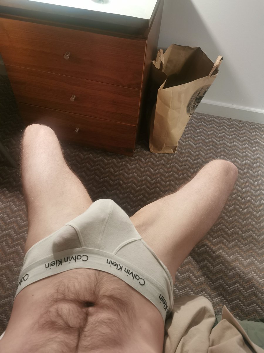 this heat is getting me all horny!! Dm me if you can help me out 😈