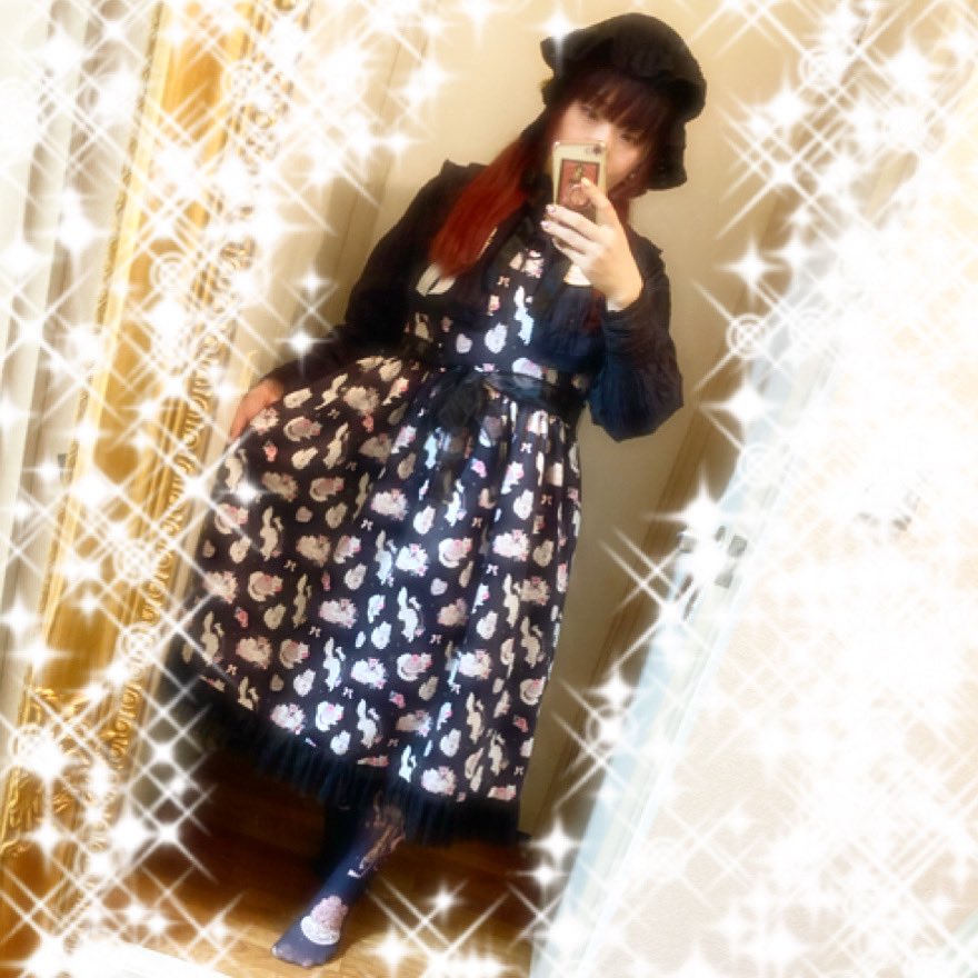 PrincessDollaya's tweet photo. 🎀PDenne綾Snap🎀
🐈わたしが見上げる黄昏の空ネコちゃんワンピース(Black)
🐇お散歩うさちゃんボンネット(Black)
🐈PD×Toymeコラボわたみあネコちゃんブローチ
🦩PD10thフラミンゴタイツ(Black)
#PDenne
#メアリ
#PrincessDoll
#rougeligne
#SweetCastlePD
#ロリィタ
#ロリィタファッション
#原宿 https://t.co/0teoCTVfZd